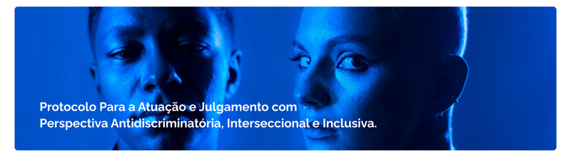 Imagem em tons de azul com dois rostos em destaque, olhando para o observador. Ao centro, texto em branco:
“Protocolo para a 